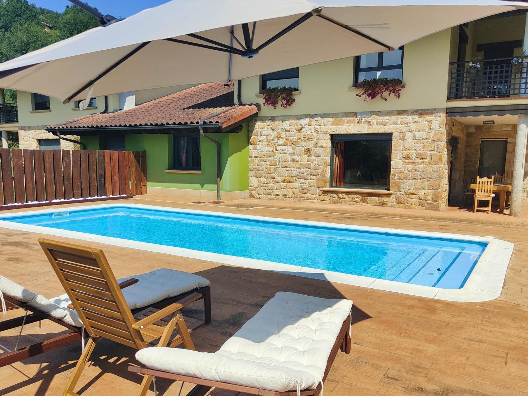 Chalet Con Piscina Climatizada En La Naturaleza 알리앗자 외부 사진